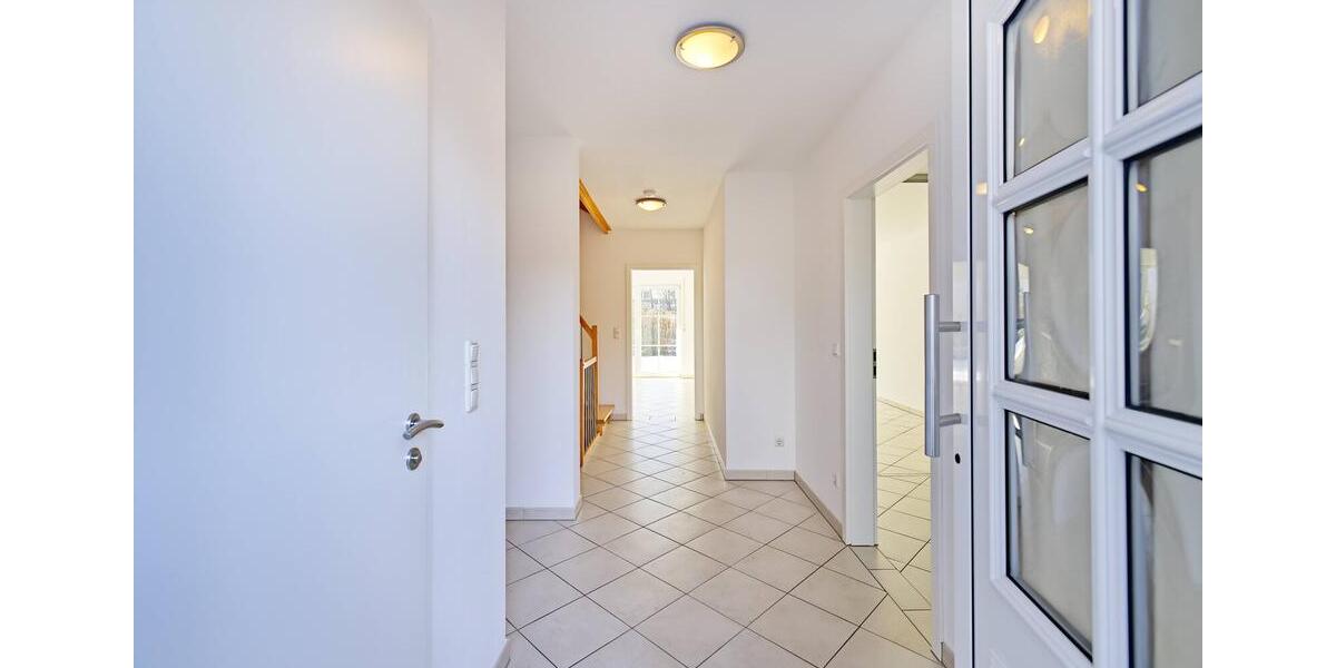 Reihenhaus Geretsried - 5 Zimmer, 159 m&sup2;, 2.250&euro; | Angebot:25256425