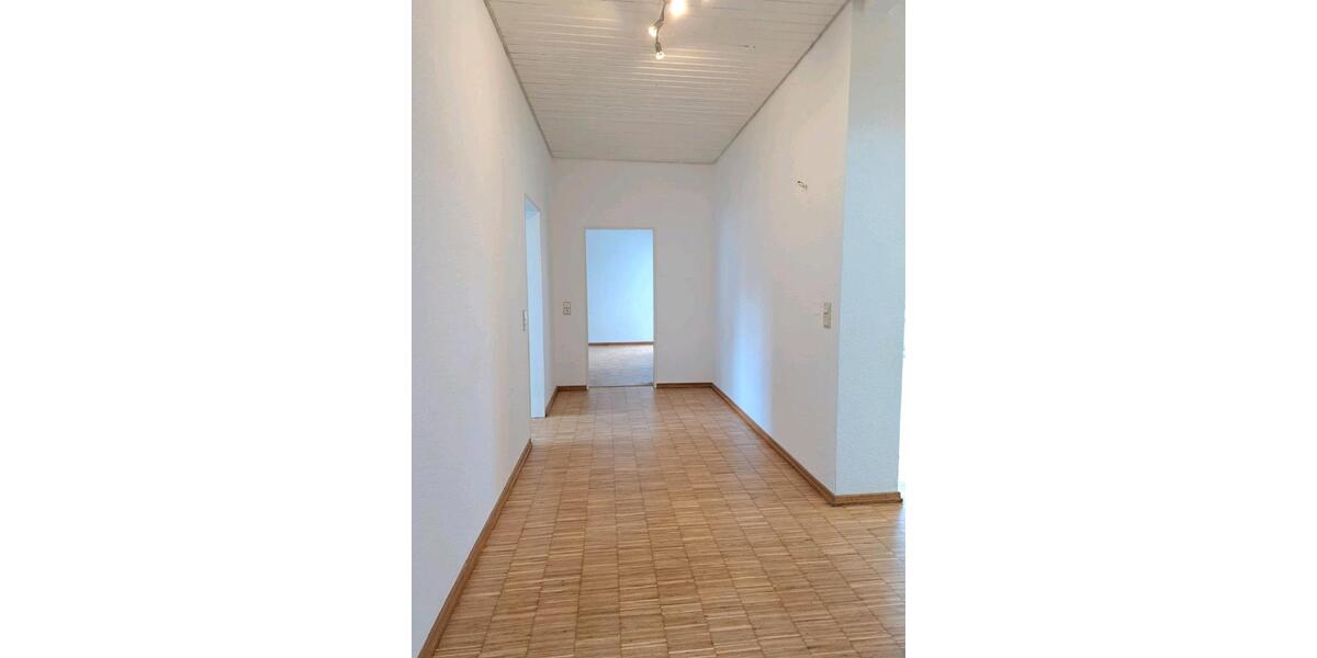 Etagenwohnung Hermeskeil - 4 Zimmer, 126 m&sup2;, 1.100&euro; | Angebot:25291818