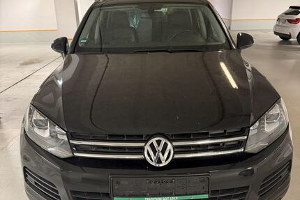 VW Touareg 177.000 km 15.900 € Berlin 10709