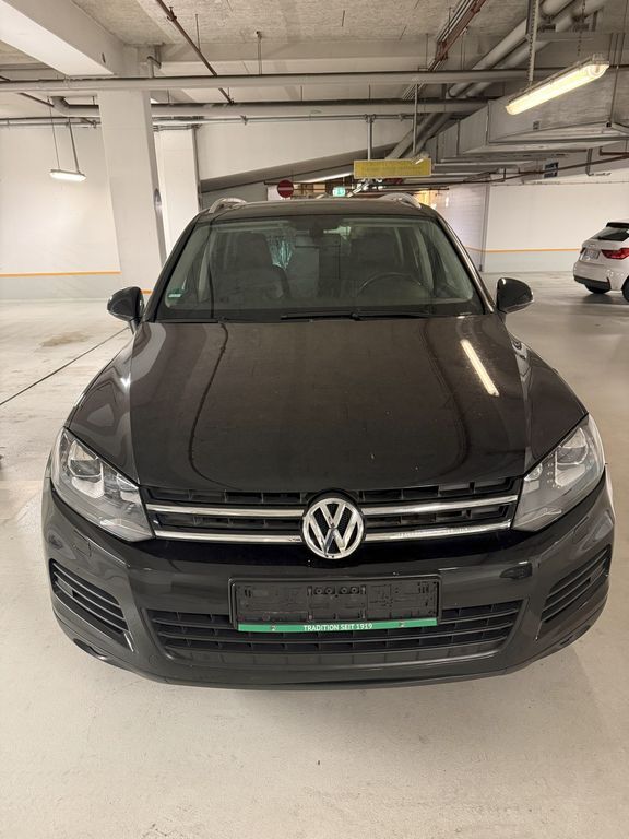 VW Touareg 177.000 km 15.900 € Berlin 10709