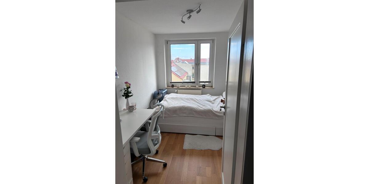 Dachgeschoßwohnung Magdeburg Alte Neustadt - 1 Zimmer, 32 m&sup2;, 400&euro; | Angebot:25498152