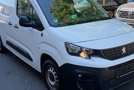 Peugeot Partner 112.000 km 12.400 &euro; Wiesbaden 65203