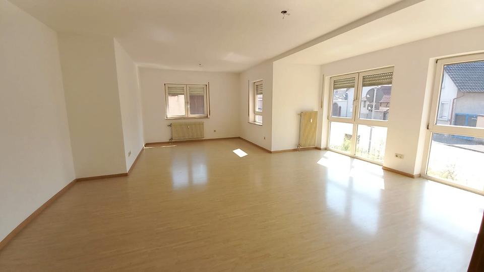 Erdgeschoßwohnung Ihringen - 4 Zimmer, 102 m&sup2;, 359.000&euro; | Angebot:26123035