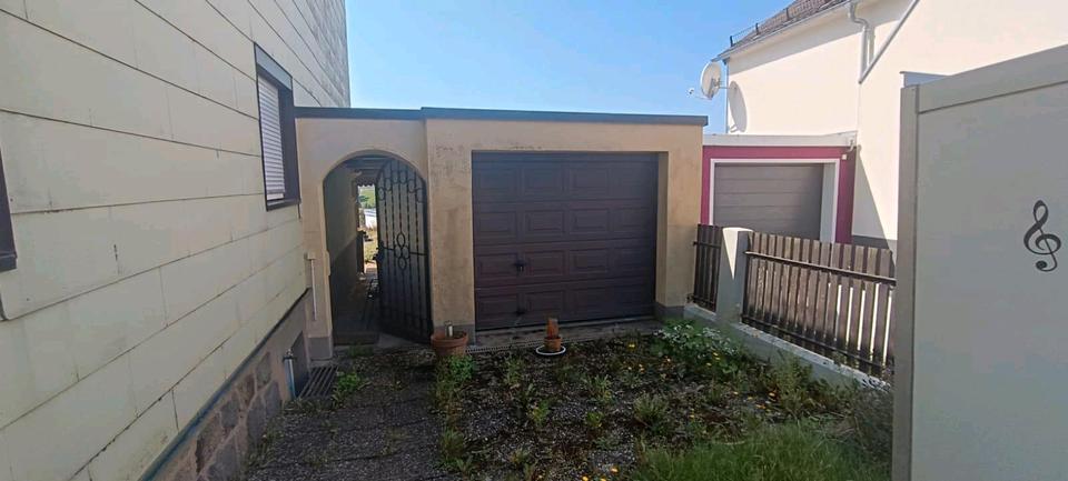 Einfamilienhaus Röslau - 8 Zimmer, 400 m&sup2;, 139.000&euro; | Angebot:26421545