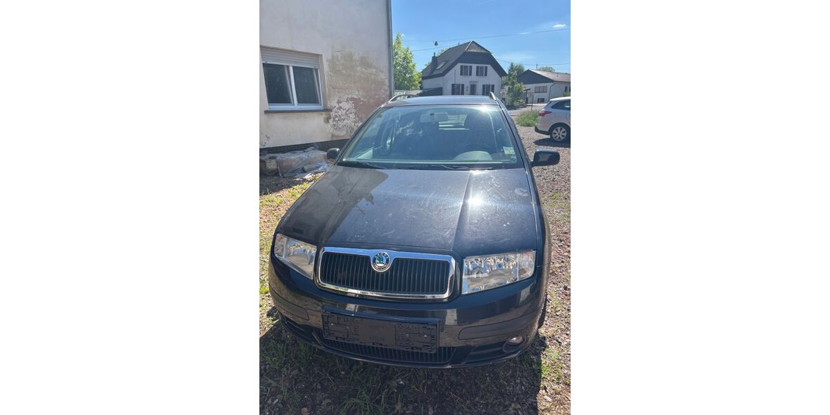 Skoda Fabia 208.000 km 2.950 &euro; Losheim am See 66679
