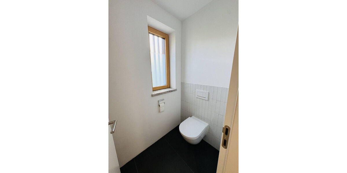 Reihenmittelhaus Branneburg Brannenburg - 4 Zimmer, 150 m&sup2;, 2.500&euro; | Angebot:25756972