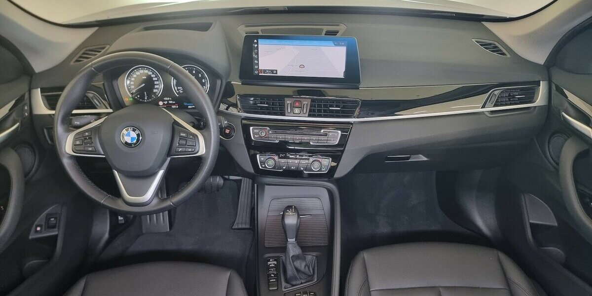 BMW X1 xDrive 25e Advantage LED ACC Head-Up Panorama 29.300 km 25.950 &euro; Garrel 49681