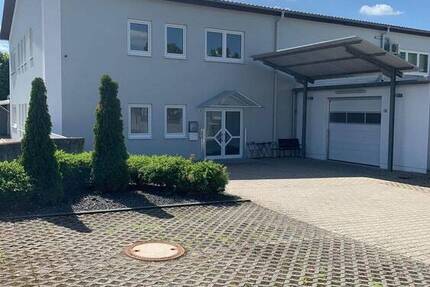 Produktionsfläche, Bürofläche, Outlet-Center zimmer