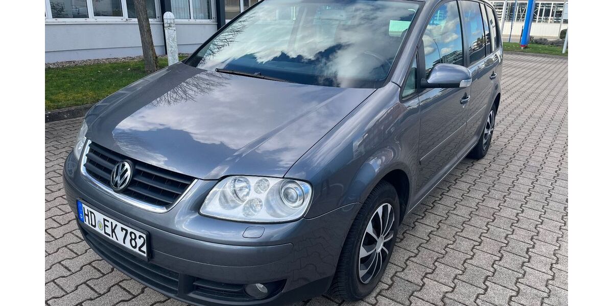 VW Touran 303.675 km 2.397 &euro; Walldorf 69190