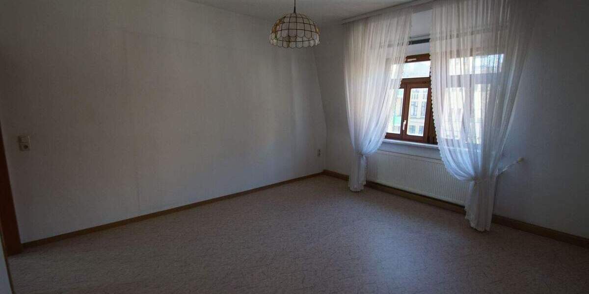 Immobilienpaket bestehend aus EFH, MFH, HH, unsa. HH in Oschatz zimmer