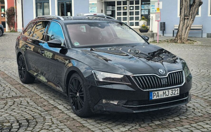 Skoda Superb 129.000 km 24.900 € Vilshofen 94474
