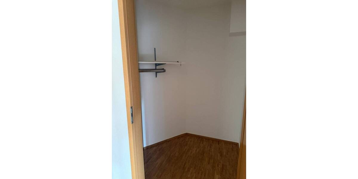 Etagenwohnung Duisburg Neudorf-Süd - 2 Zimmer, 72 m&sup2;, 730&euro; | Angebot:26834217