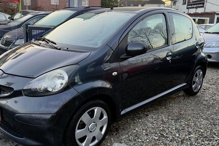 Toyota Aygo (X) 184.000 km 1.699 &euro; Paderborn 33100