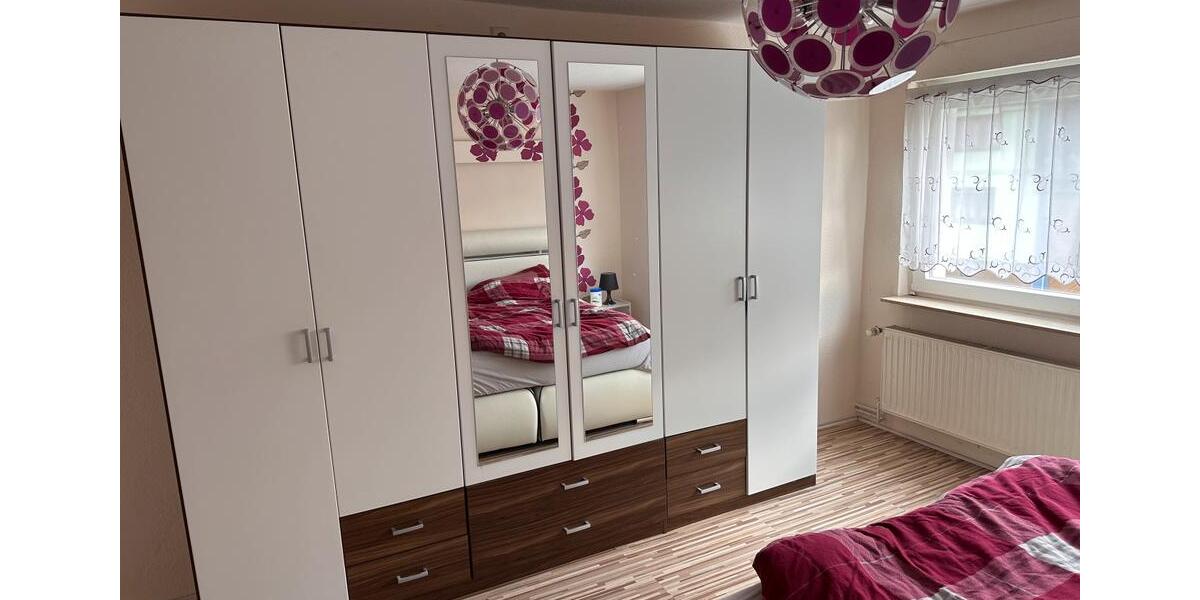 Reihenhaus Waltershausen - 10 Zimmer, 160 m&sup2;, 185.000&euro; | Angebot:23055934