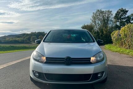 VW Golf 143.000 km 5.699 &euro; Unterwellenborn 07333
