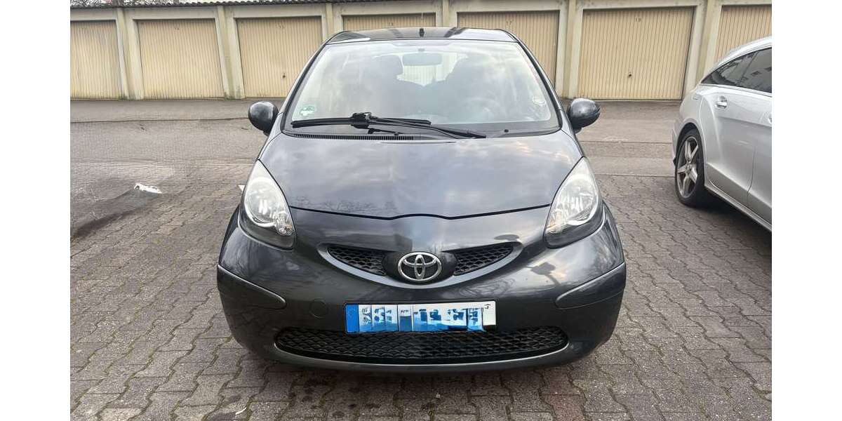 Toyota Aygo 137.000 km 2.500 &euro; Neu isenburg 63263