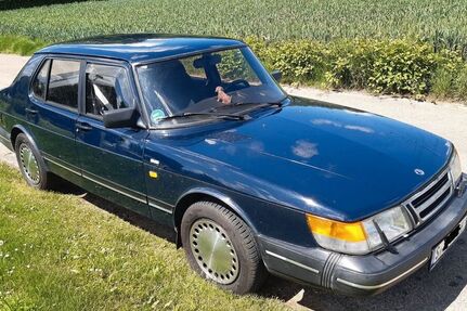 Saab 900