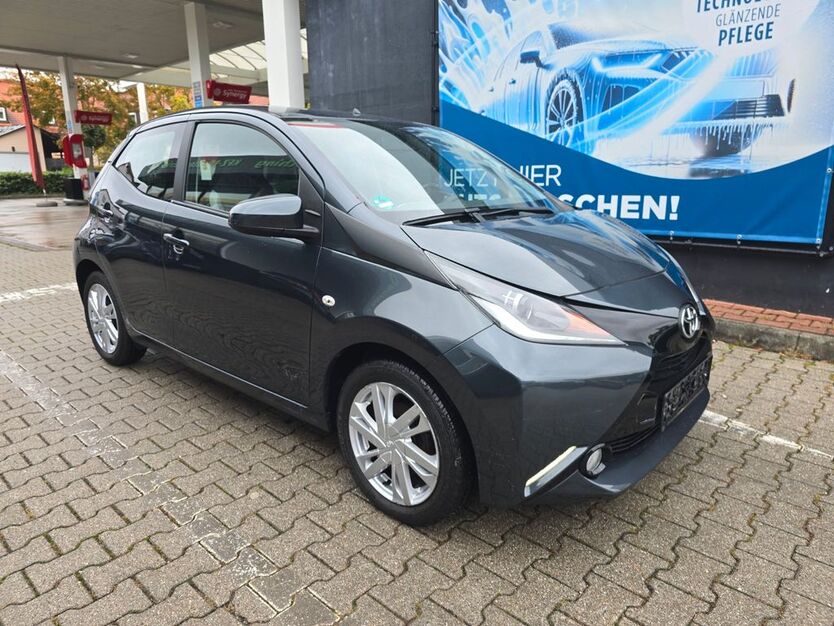 Toyota Aygo (X) 82.000 km 6.700 € Garching 85748