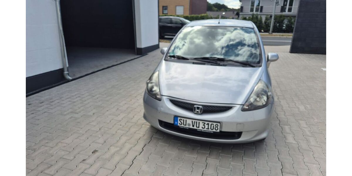 Honda Jazz 235.000 km 2.450 &euro; swisttal-miel 53913