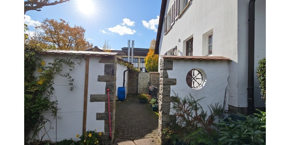 Hünfeld, Wohnhaus mit ELW - Einfamilienhaus Hünfeld | Angebot:26589383
