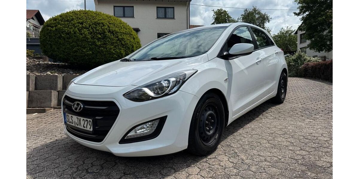 Hyundai i30 50.100 km 9.800 &euro; Schwalbach 66773