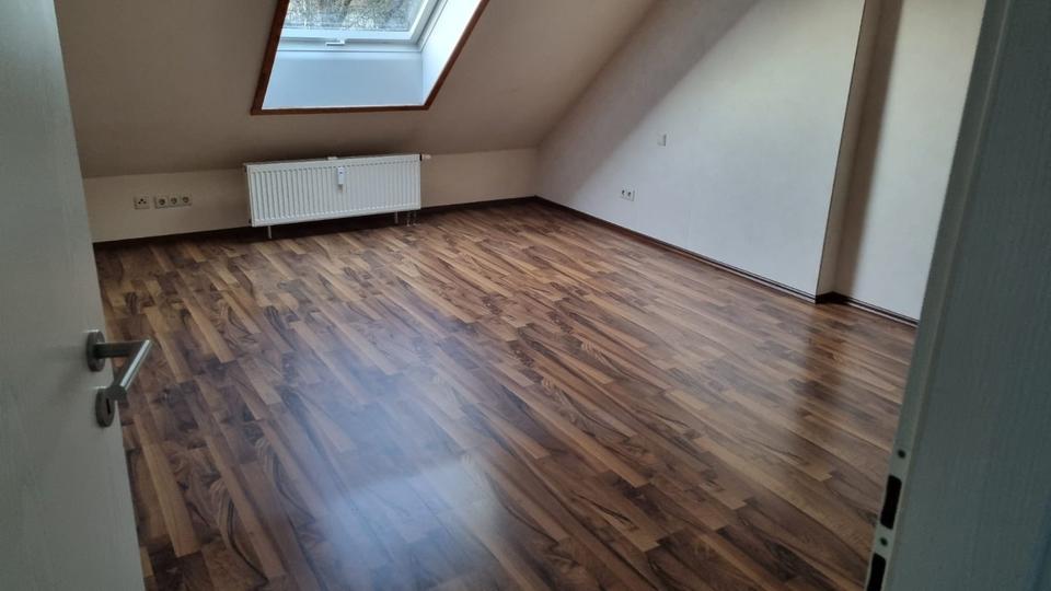 Dachgeschoßwohnung Wald-Michelbach Michelbach - 4 Zimmer, 120 m&sup2;, 950&euro; | Angebot:26168355