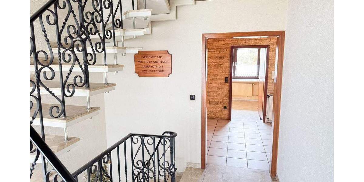 Mehrfamilienhaus, Wohnhaus Kaufungen Niederkaufungen - 5 Zimmer, 180 m&sup2;, 330.000&euro; | Angebot:25314204