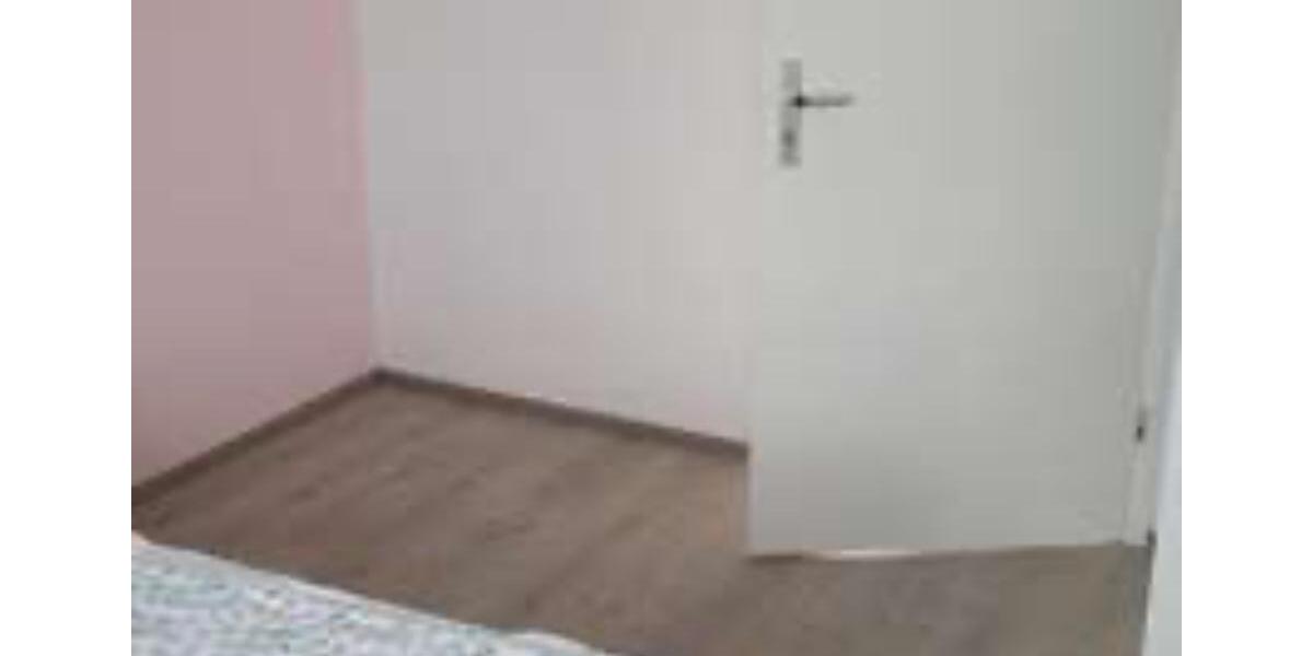 Dachgeschoßwohnung Oberderdingen - 3 Zimmer, 63 m&sup2;, 180.000&euro; | Angebot:24561147