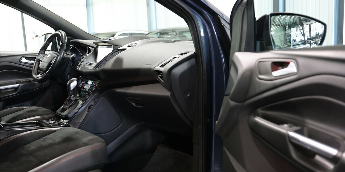 Ford Kuga 1.5 EB ST-LINE SPORT STYLING / XENON, LEDER 80.000 km 15.444 &euro; Hamm 59077