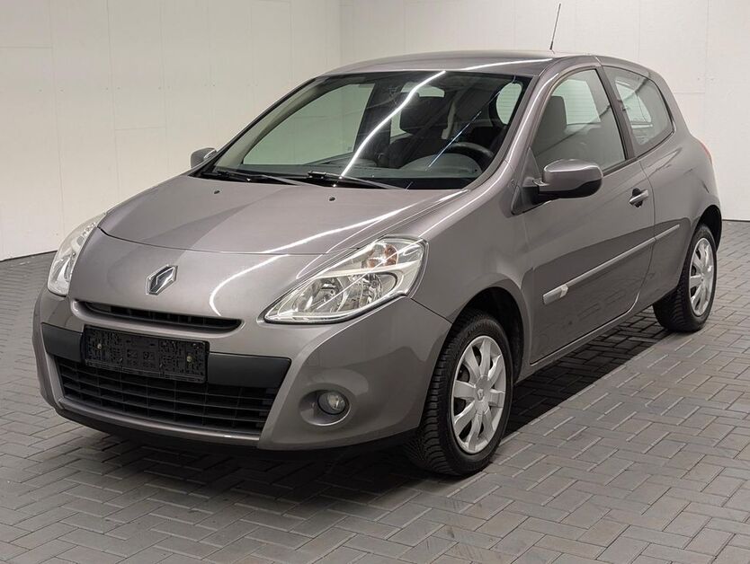 Renault Clio 48.900 km 6.480 € Langenweddingen 39171