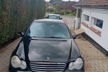 Mercedes-Benz 220 215.000 km 1.700 &euro; Damme 49401
