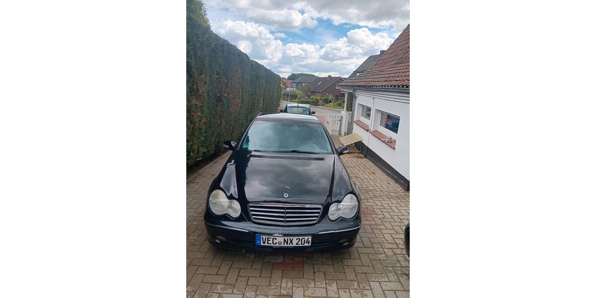 Mercedes-Benz 220 215.000 km 1.700 &euro; Damme 49401