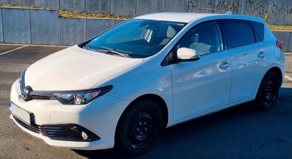 Toyota Auris 80.400 km 12.890 &euro; Riesa 01587