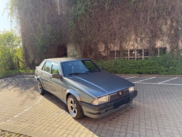 Alfa Romeo 75 89.000 km 16.970 &euro; Göttingen 37081