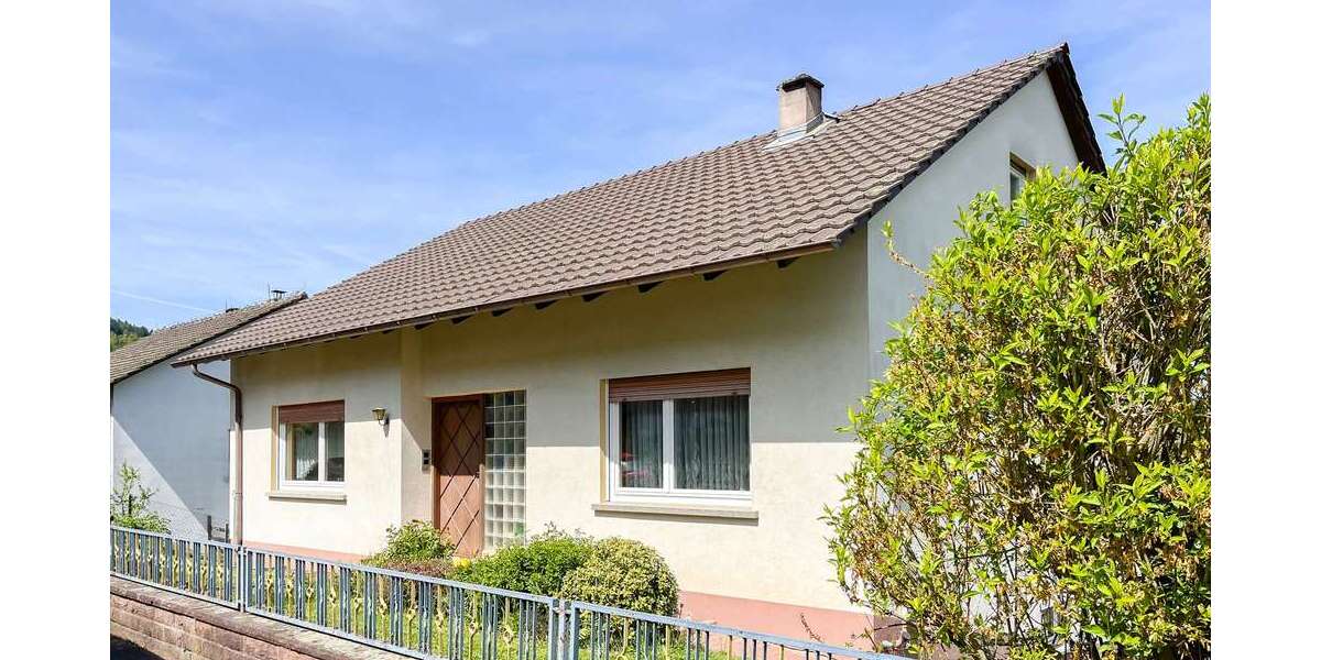 Einfamilienhaus Amorbach - 7.5 Zimmer, 141 m&sup2;, 330.000&euro; | Angebot:26429701