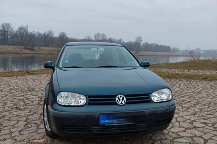 VW Golf 121.000 km 3.500 &euro; Dresden 01127