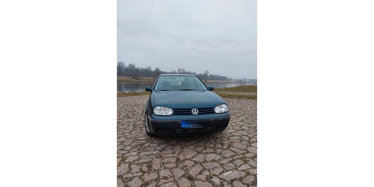 VW Golf 121.000 km 3.500 &euro; Dresden 01127