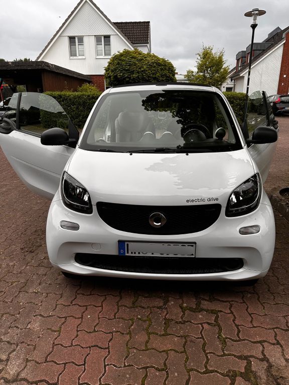 Smart ForTwo 58.700 km 7.299 € Hamburg 22395