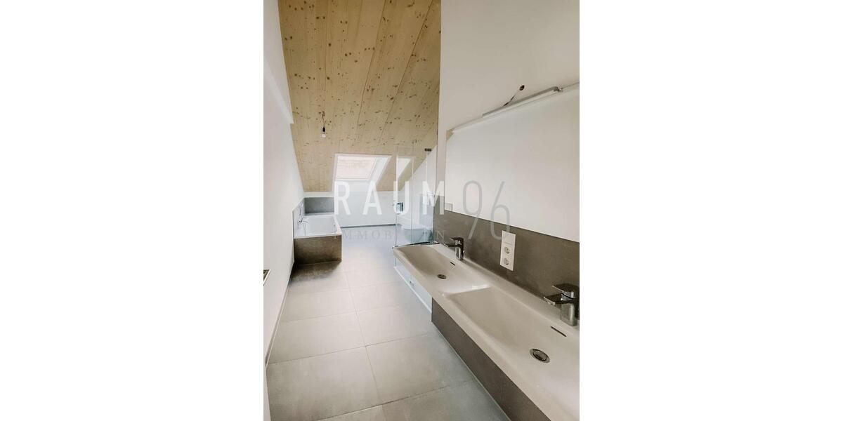 Dachgeschoßwohnung Bad Staffelstein - 3 Zimmer, 95 m&sup2;, 1.100&euro; | Angebot:26283931