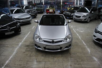 Opel Tigra 75.000 km 3.990 € Essen 45356