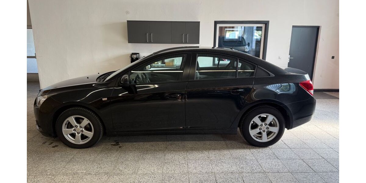 Chevrolet Cruze 62.900 km 5.990 &euro; Spremberg 03130