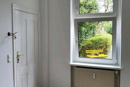 Schöne helle 2-Zimmer-Wohnung mit Wohnküche zimmer
