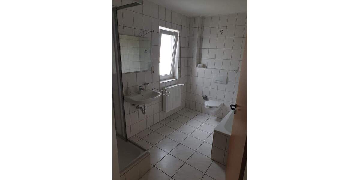 Etagenwohnung Weißenthurm - 4 Zimmer, 96 m&sup2;, 765&euro; | Angebot:24647845