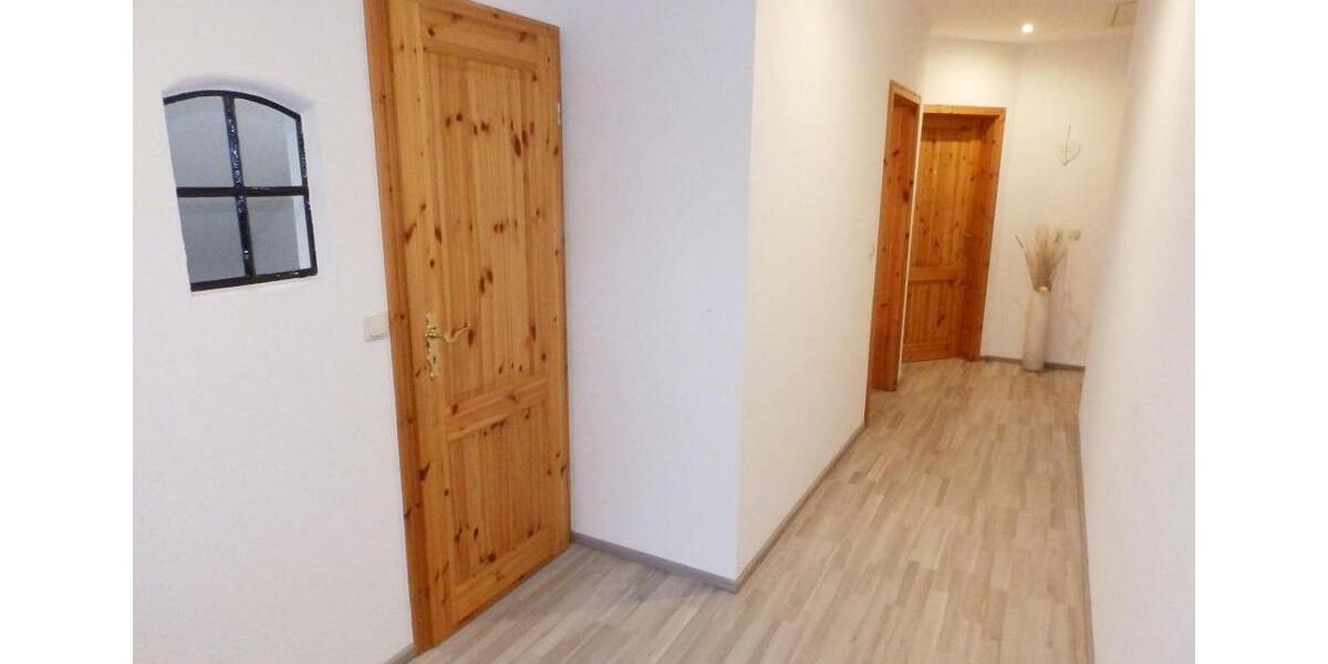 Etagenwohnung Esens - 4 Zimmer, 99 m&sup2;, 690&euro; | Angebot:25292522