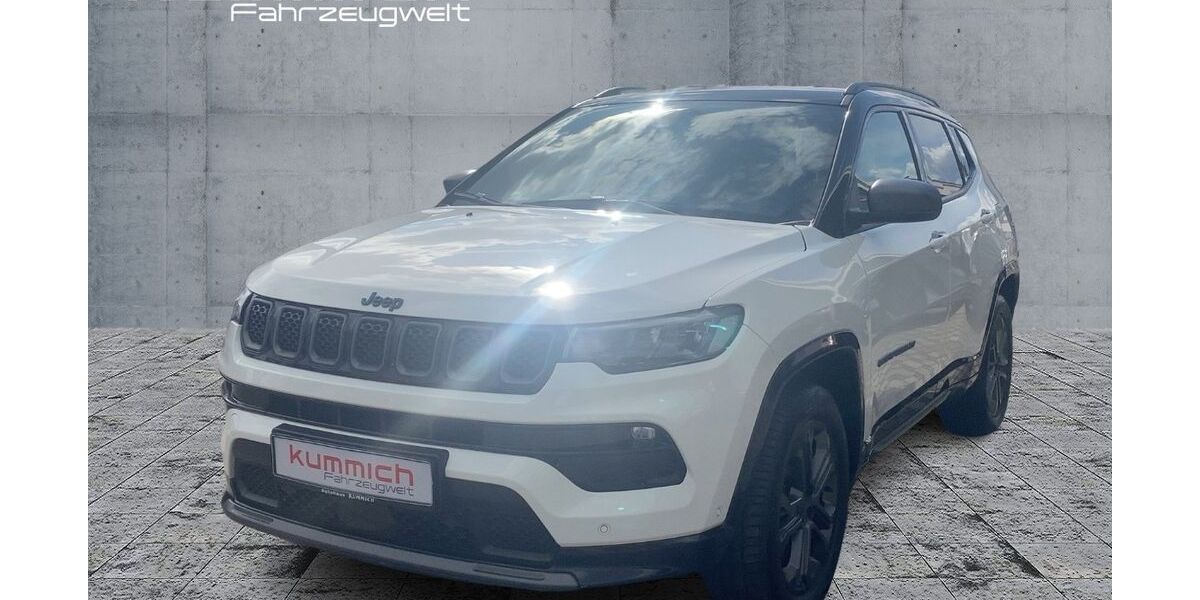 Jeep Compass 44.400 km 29.300 &euro; Fürth 90765