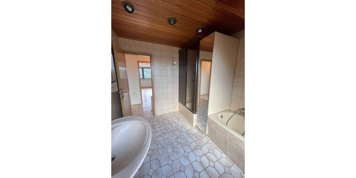 Geräumiges Familienhaus mit Balkonen und Terrasse in Nürnberg, Großreuth h d Veste 9 zimmer