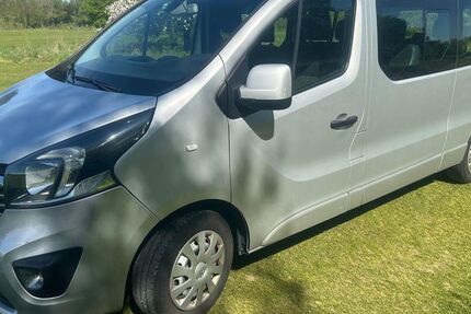 Opel Vivaro 166.400 km 14.900 &euro; Odelzhausen 85235