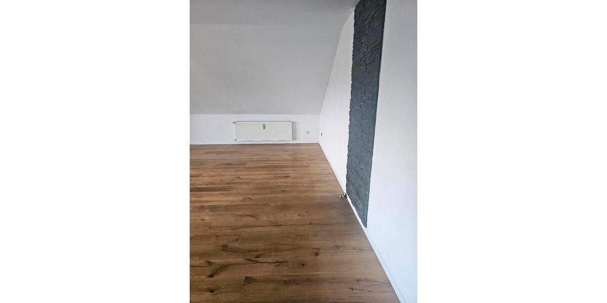 Dachgeschoßwohnung Hennef (Sieg) - 2 Zimmer, 85 m&sup2;, 980&euro; | Angebot:25410222