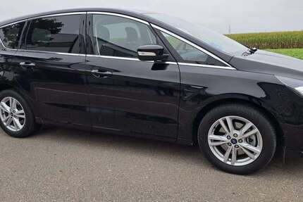 Ford S-Max 33.900 km 31.499 € Hebertshausen 85241