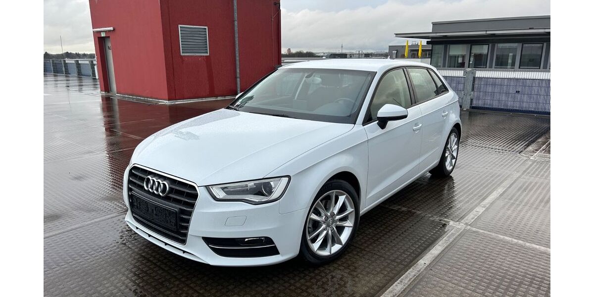 Audi A3 127.803 km 13.490 &euro; München 81829